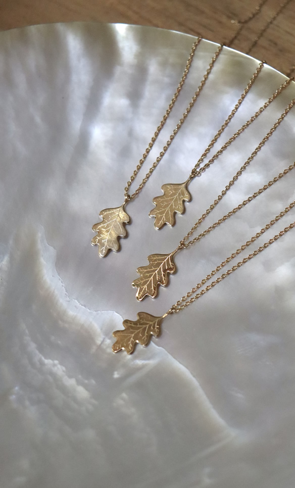 Pendentif feuille de chêne