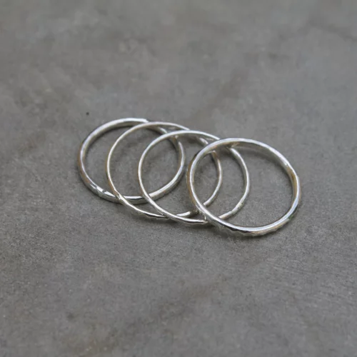 Set d'anneaux martelés en argent 925
