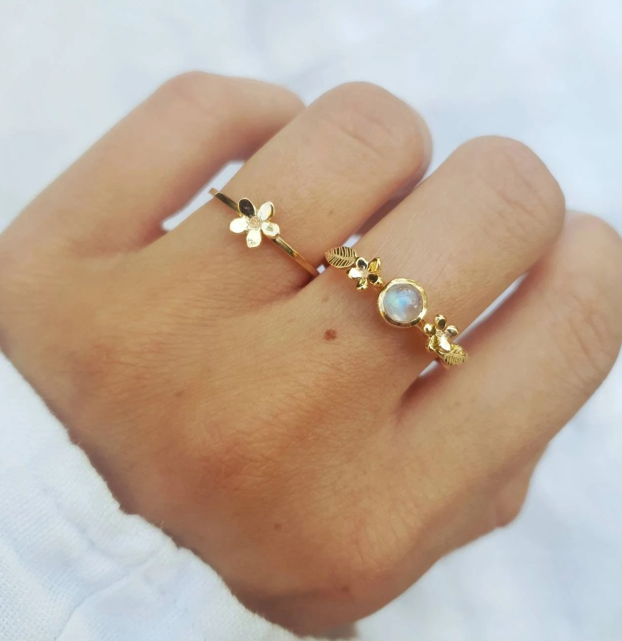 Bague marguerites et pierre de lune