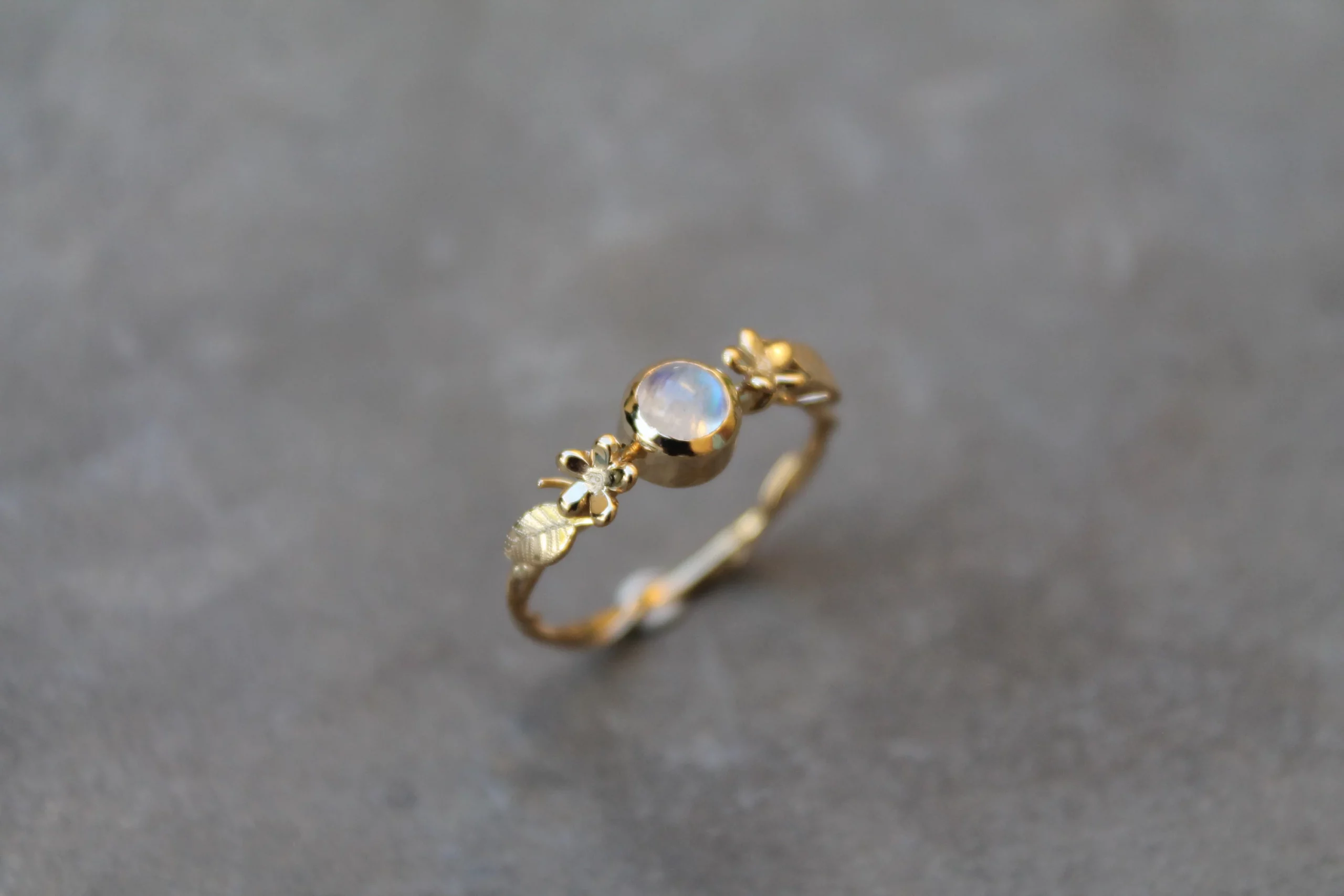 Bague marguerites et pierre de lune – Image 2