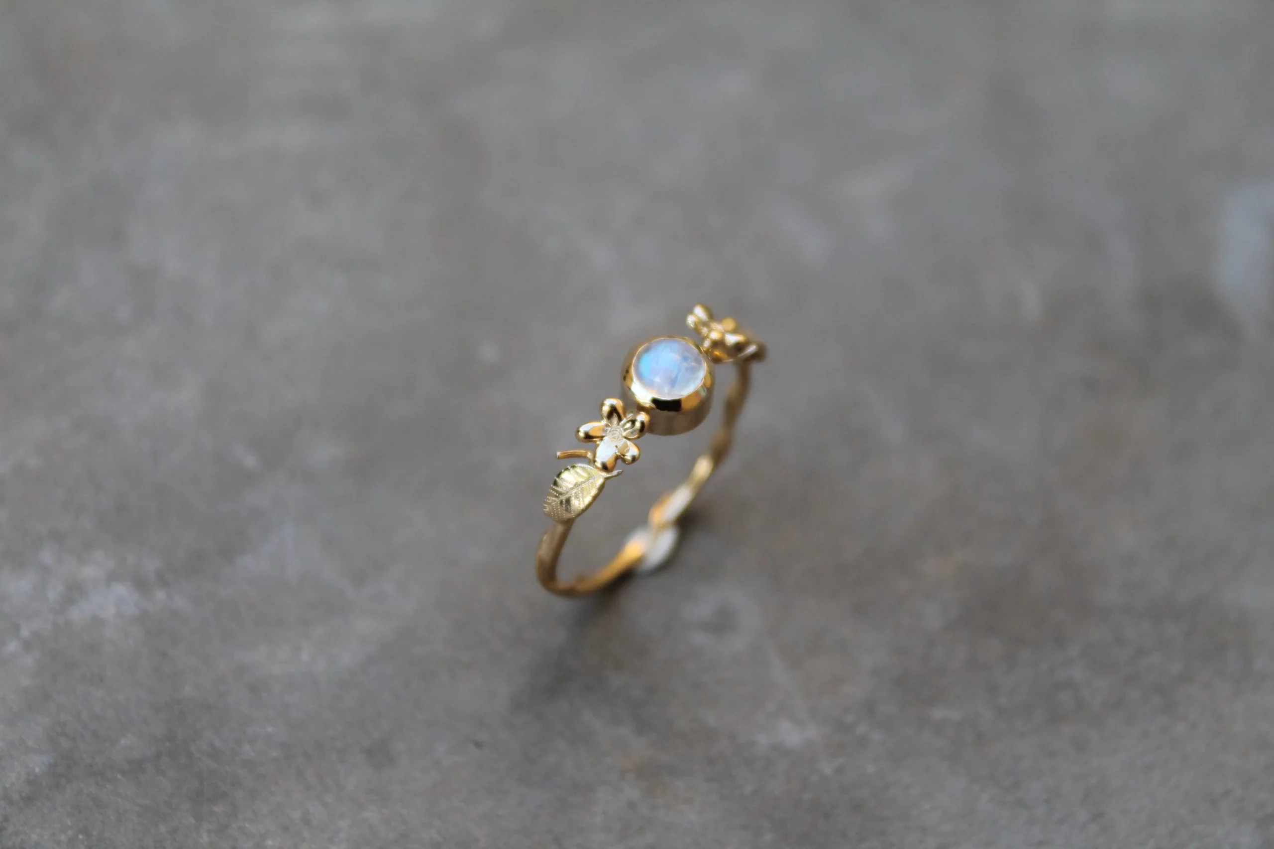 Bague marguerites et pierre de lune – Image 4