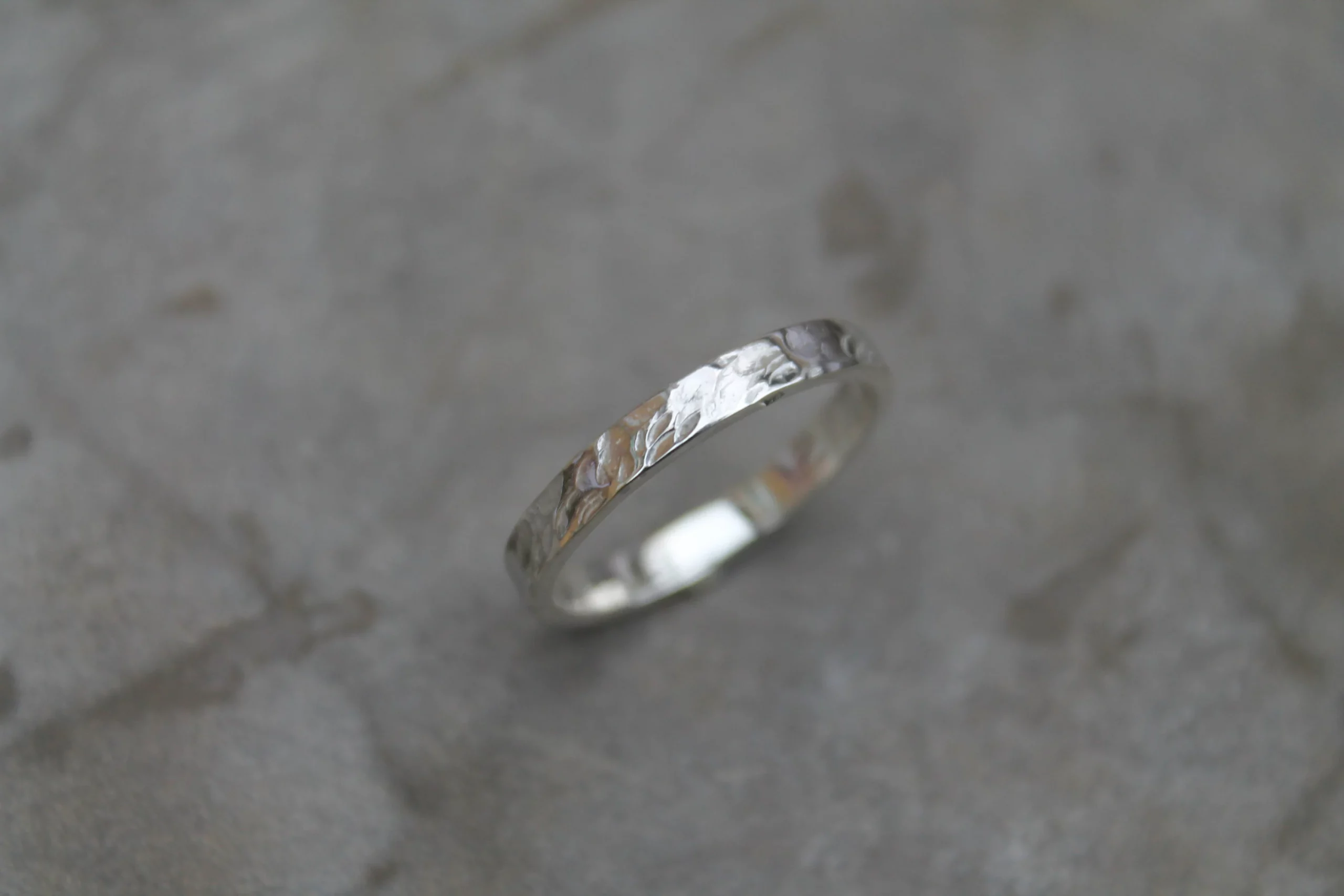 Anneau martelé en argent 925