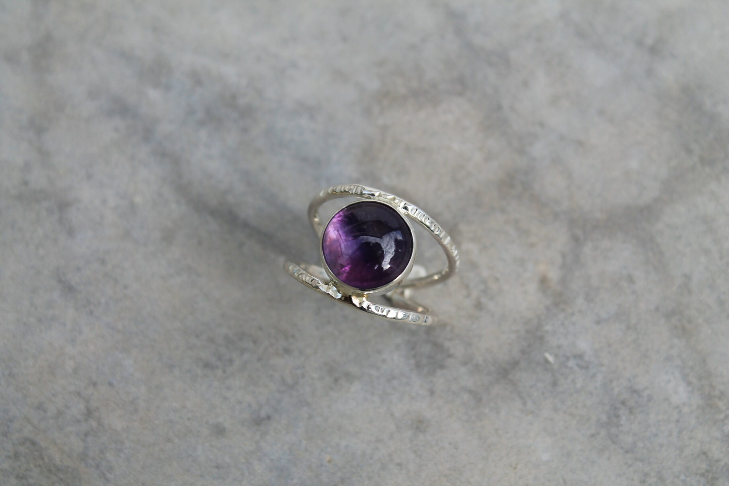 Bague martelée et améthyste en argent 925 – Image 5