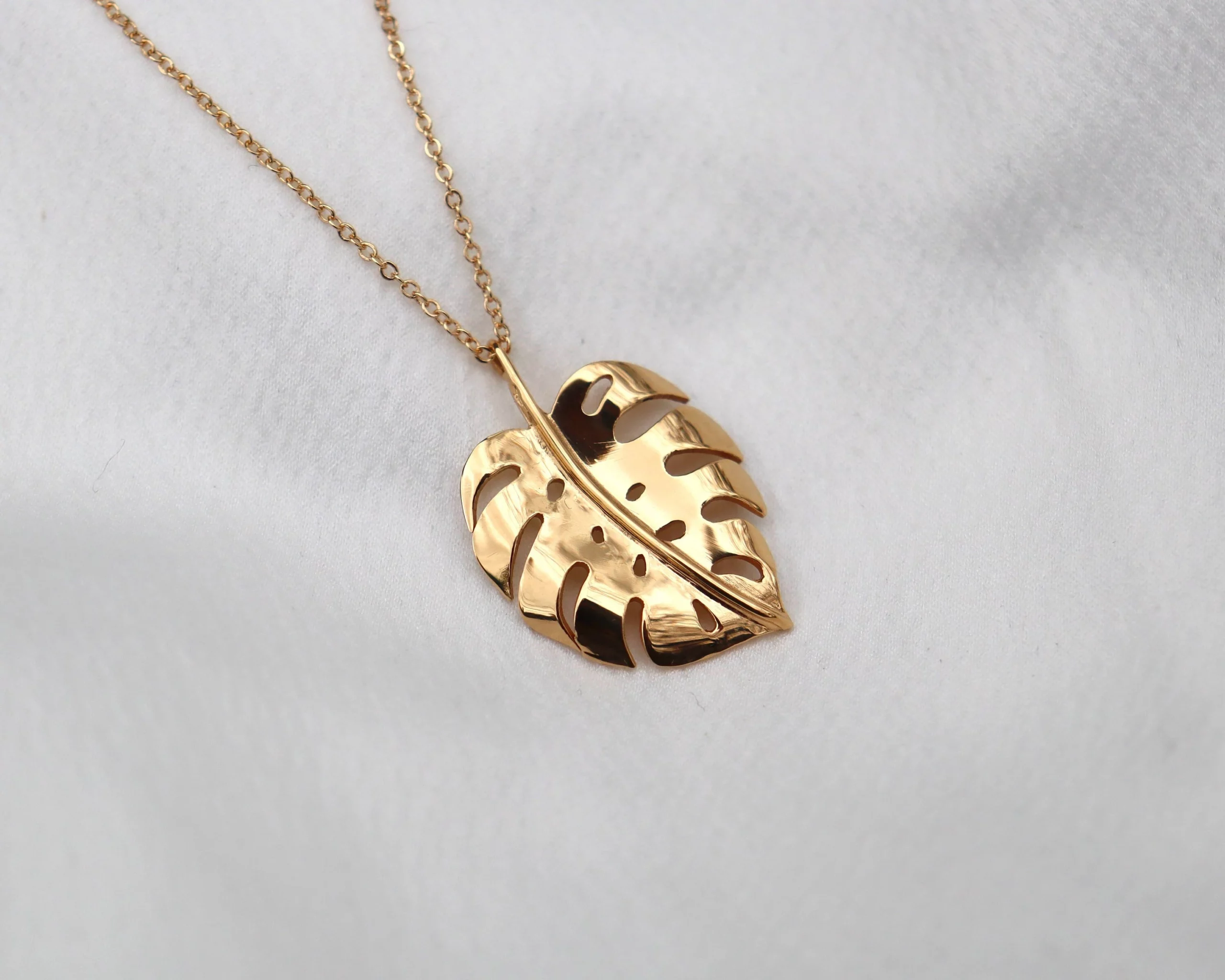 Pendentif feuille de monstera